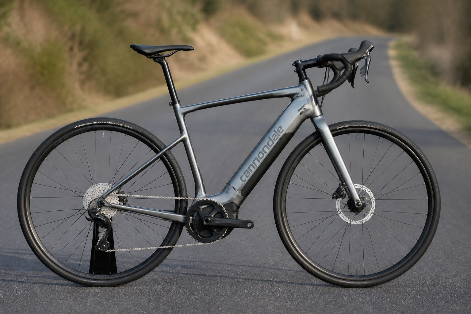 Cannondale Synapse Neo SE : le confort longue distance