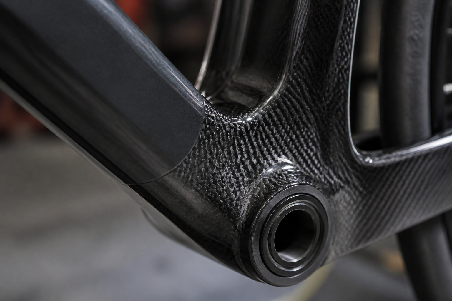 Les secrets de fabrication des cadres en carbone italien
