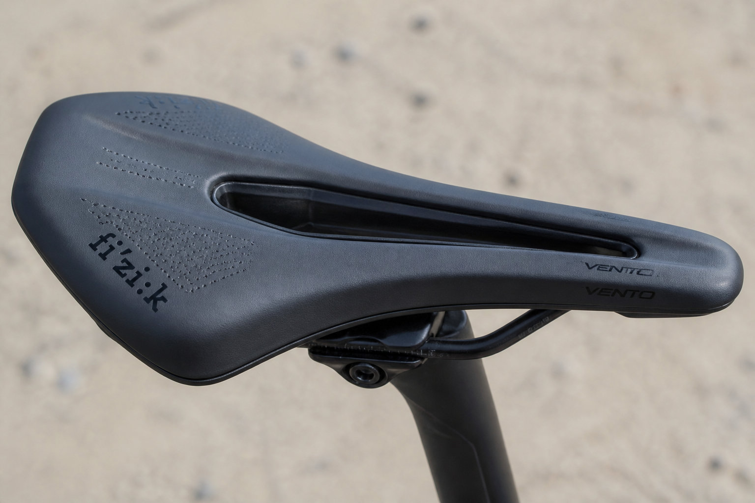 Fizik Vento Argo R5 : le confort du bec court