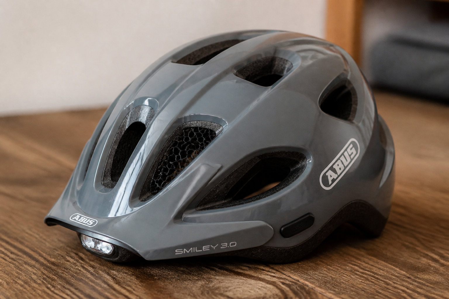 Abus Smiley 3.0 Ace LED : protéger les plus jeunes cyclistes