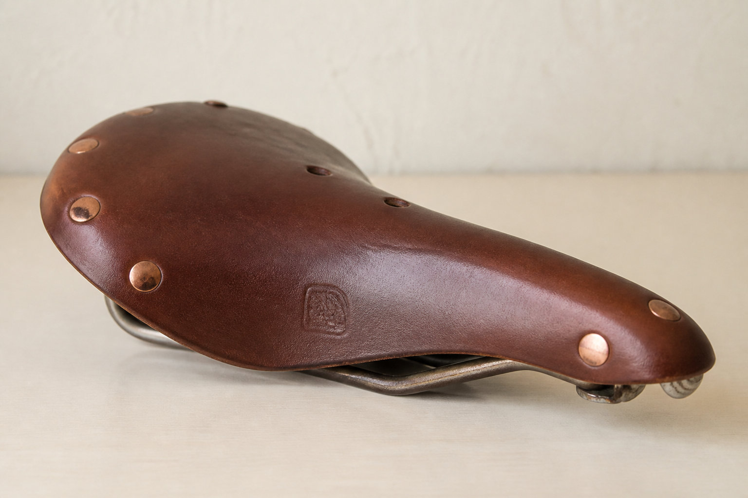 Brooks B17 Standard : le prestige du cuir